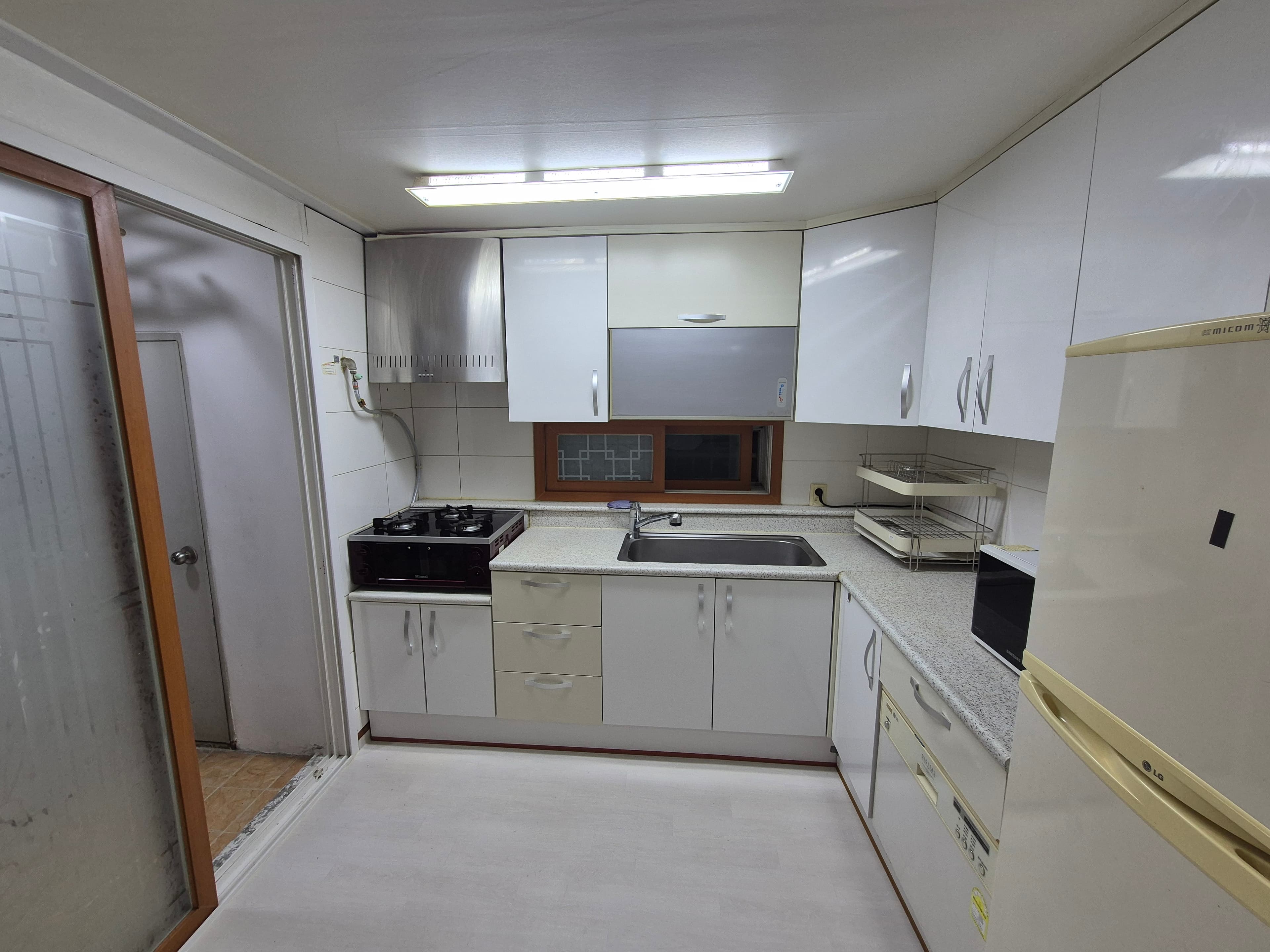 Piso de dos habitaciones junto a la puerta trasera de la Universidad de Inha